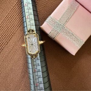 Vintage Avon 1977 Frost Light Gold Tone Ring Size 7